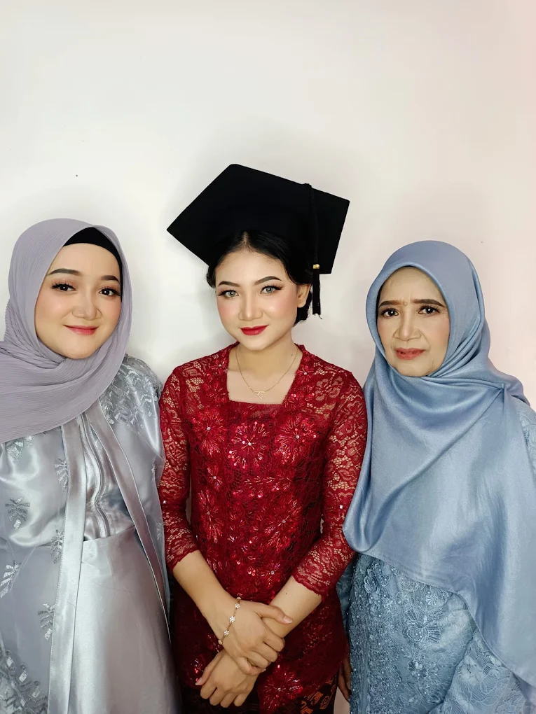 Make Up Wisuda Pamulang BSD Sawangan