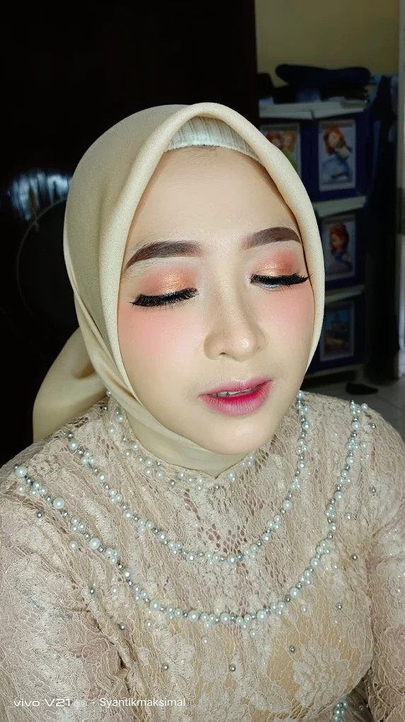 Make Up Panggilan Pamulang Profesional untuk Tampil Syantik Maksimal